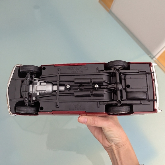 1956 Chrysler 300B 1:18 Vintage Die Cast Model Car - Collectible Gift for Dad - Picture 12 of 14